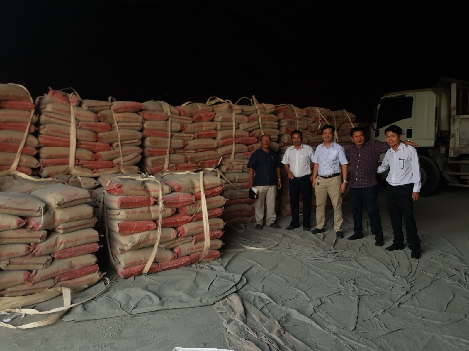 Tổng kho xi măng Rồng Vàng tại khu vực tỉnh Quảng Nam